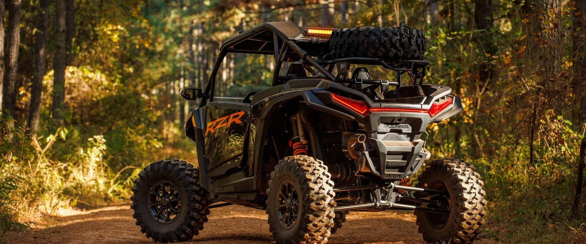 WebLarge_JPG-2024-orv-rzr-xp-premium-mattetitaniumonyxblack-image-beauty-LC1_0640